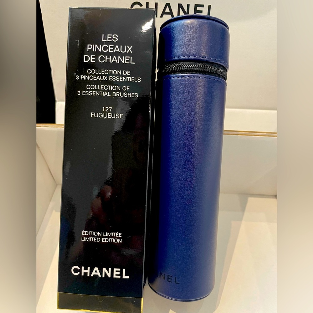 New. Limited Edition. Chanel Codes Couleur Brush Set/Case. Fugueuse.